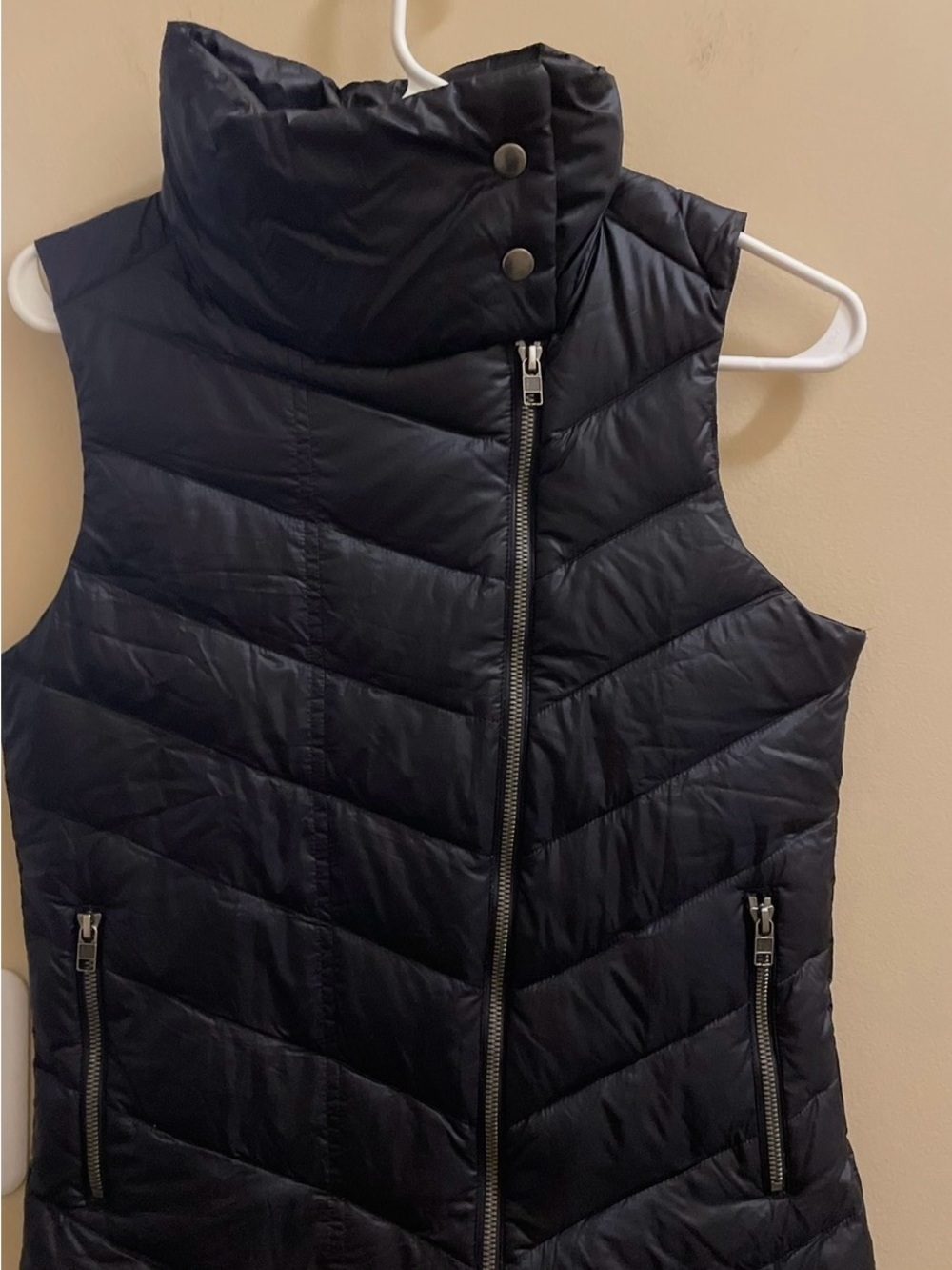 Patagonia Women's Down Vest Quilted Puffer Snaps Black XS Excellent Condition